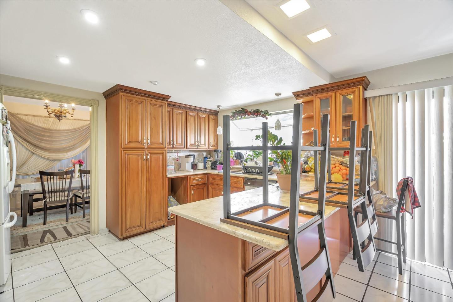 3108 Mclaughlin AVE