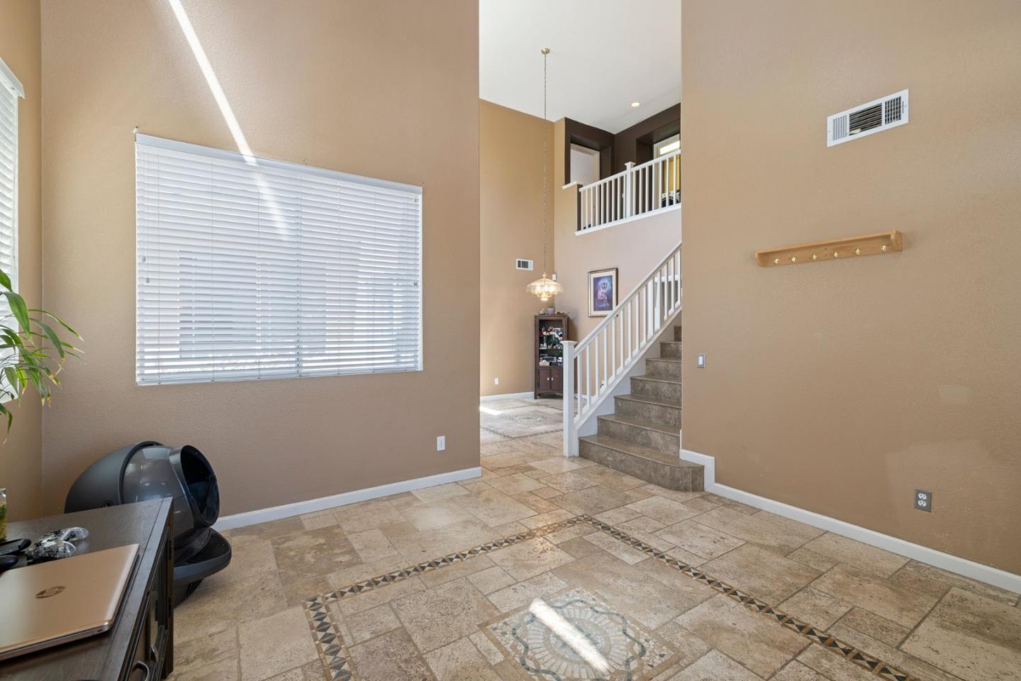 1800 W Graf RD