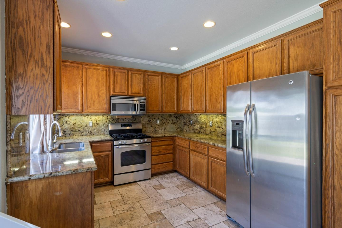 1800 W Graf RD