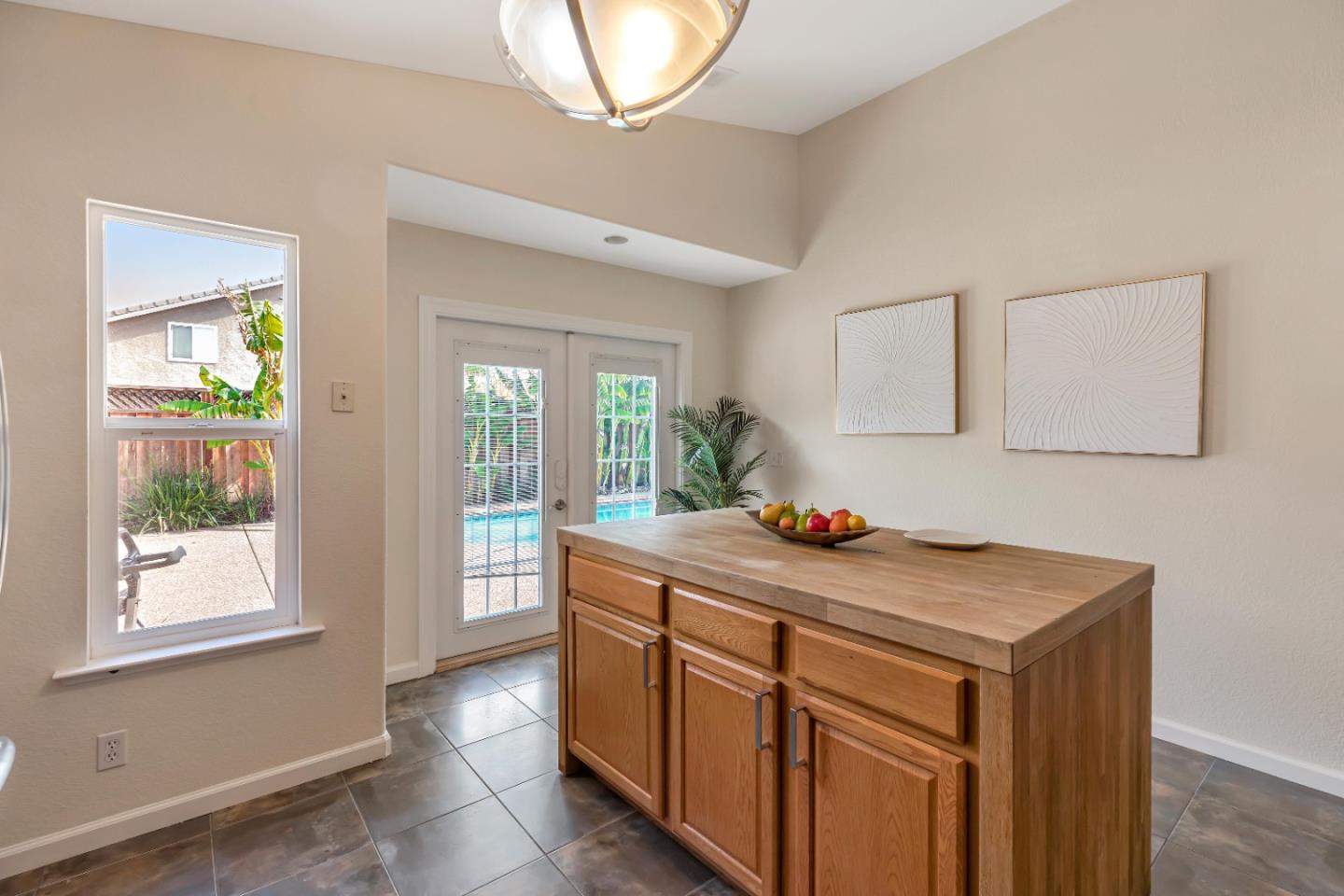 181 San Tropez DR