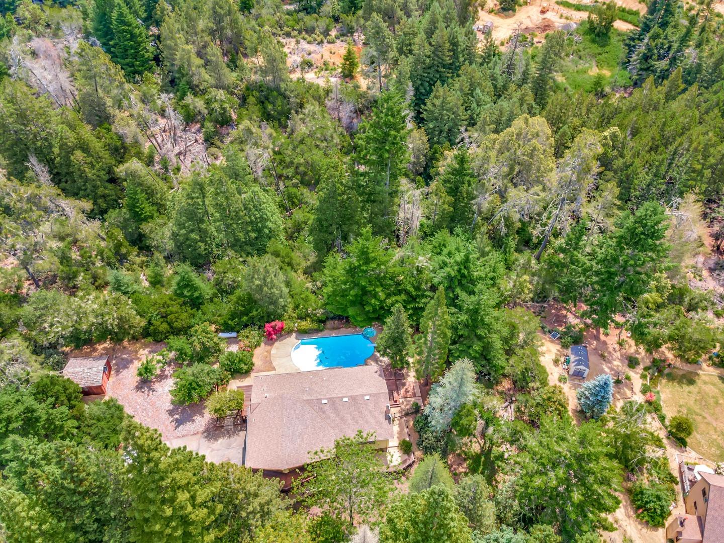 77 Azalea LN
