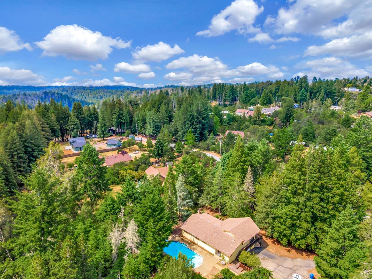 77 Azalea LN