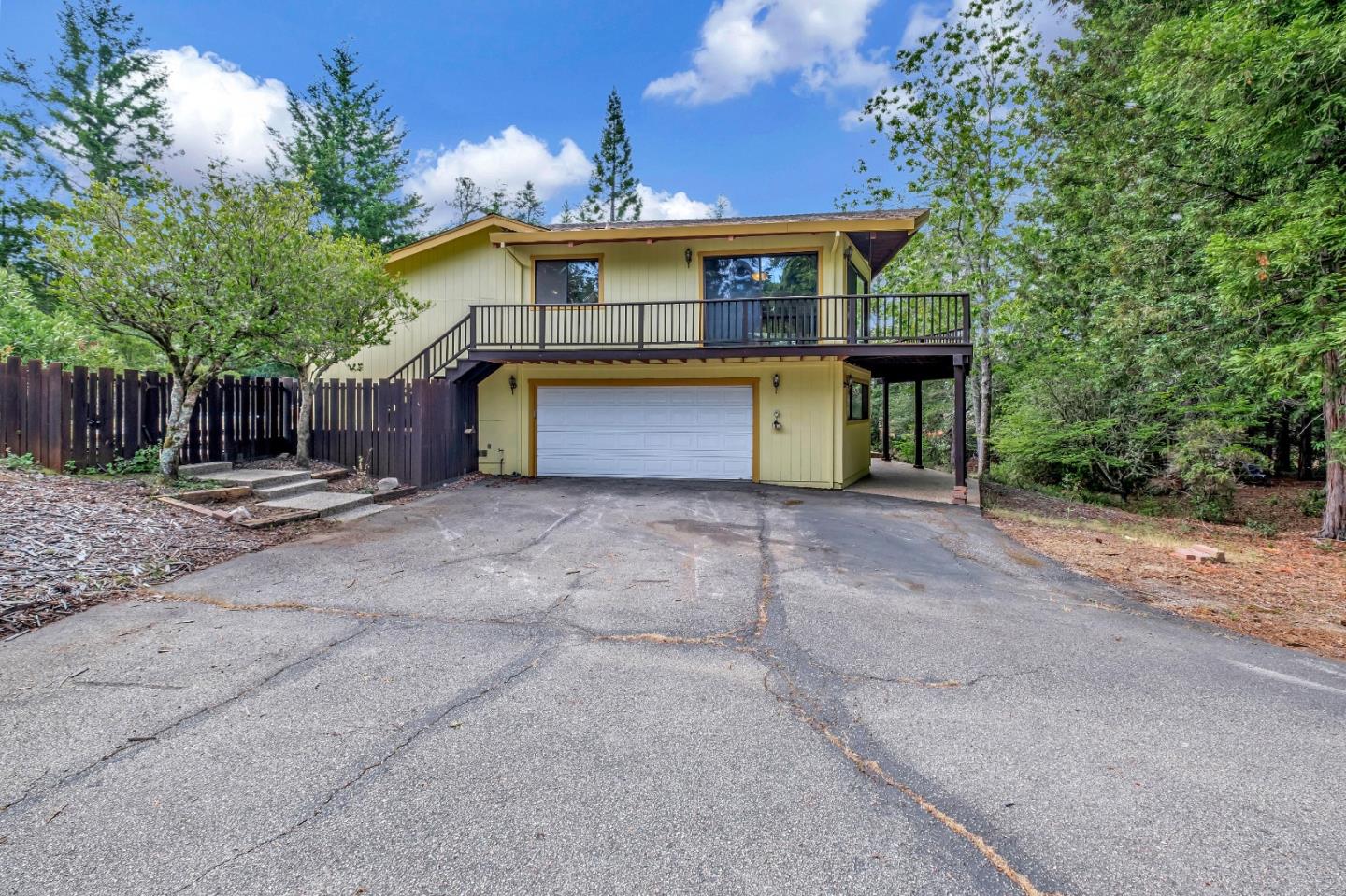 77 Azalea LN