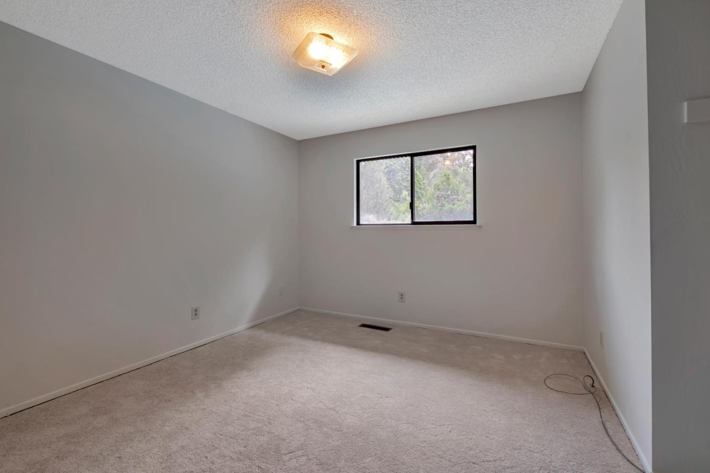 77 Azalea LN