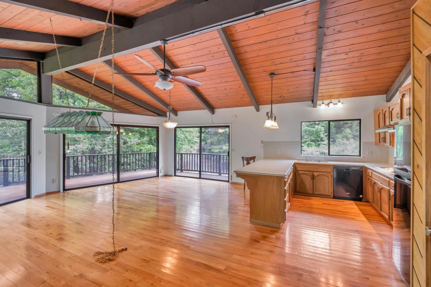 77 Azalea LN