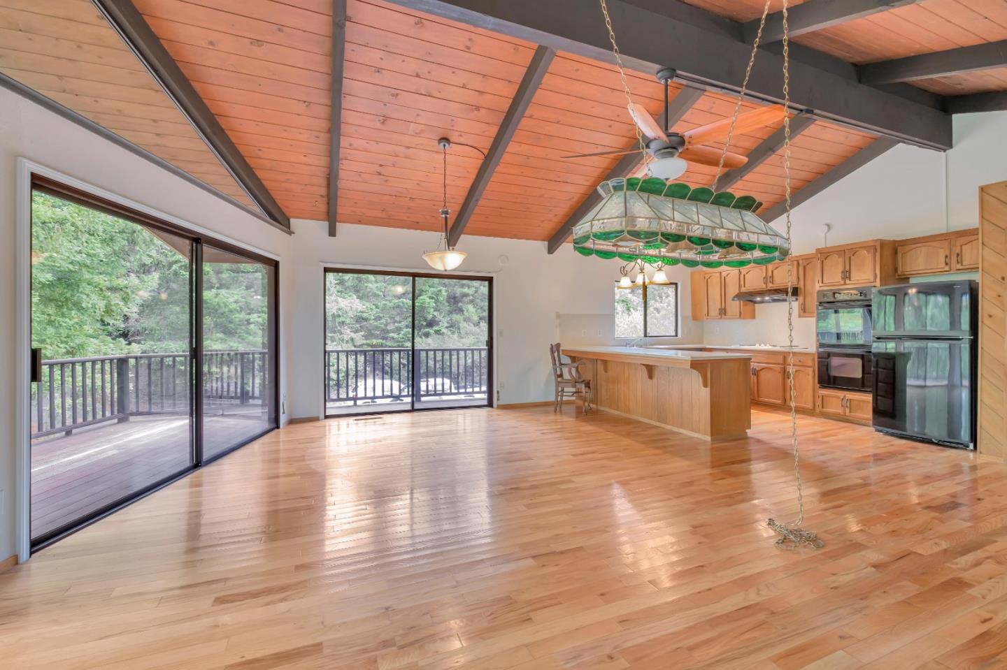 77 Azalea LN