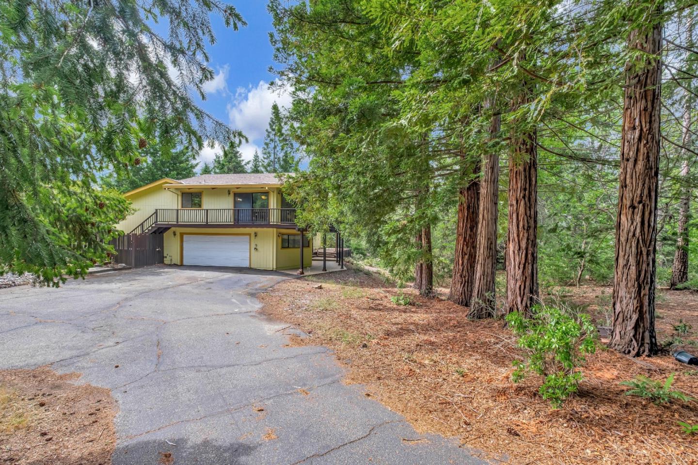 77 Azalea LN