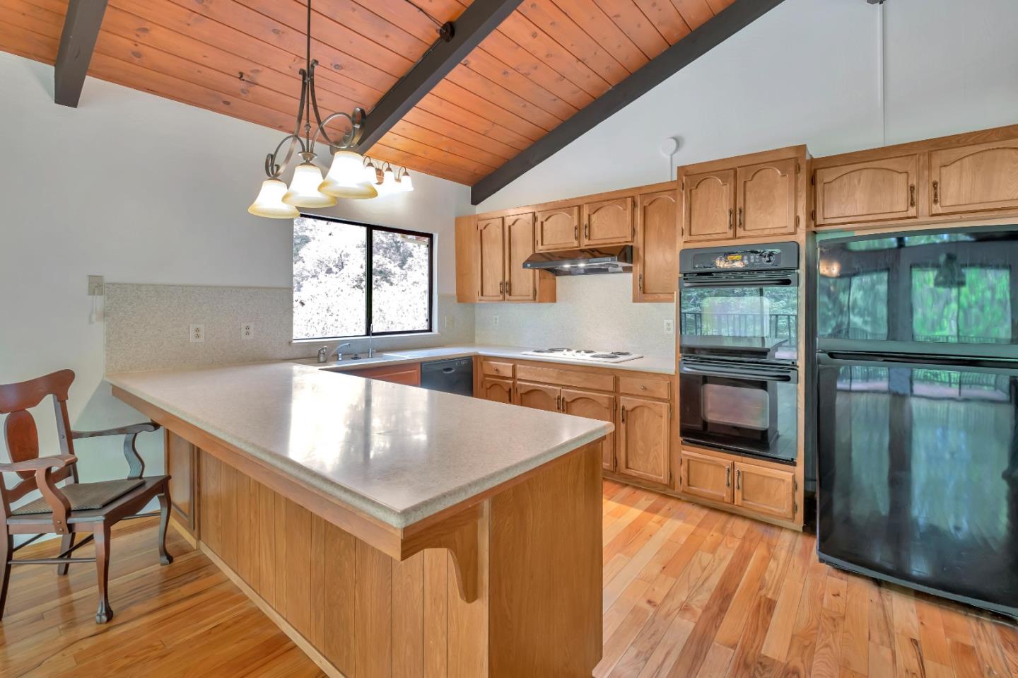 77 Azalea LN