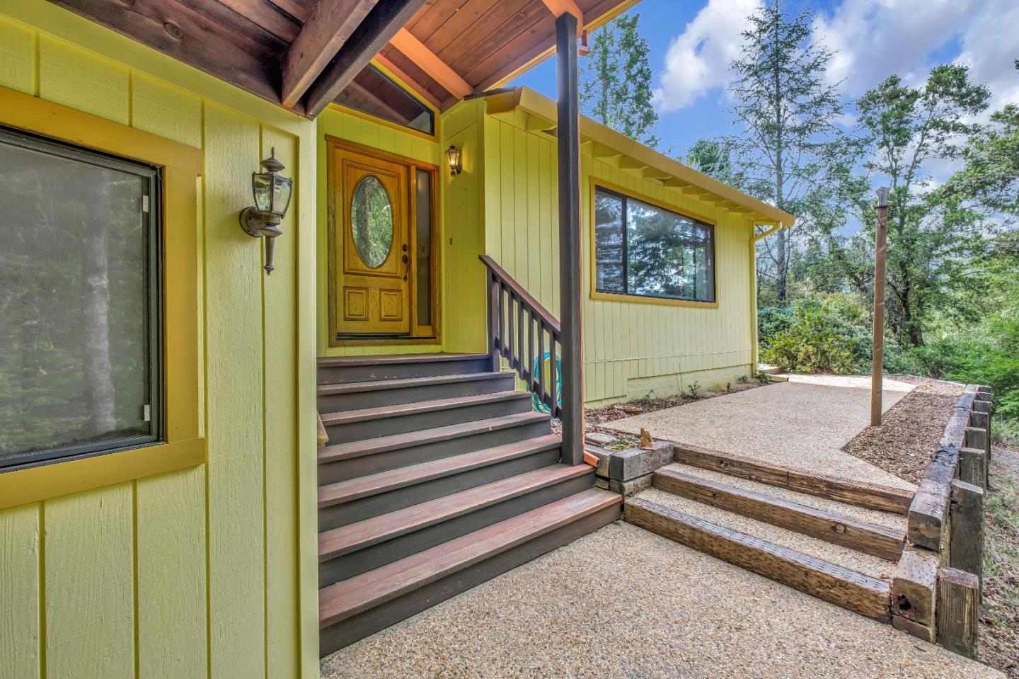 77 Azalea LN