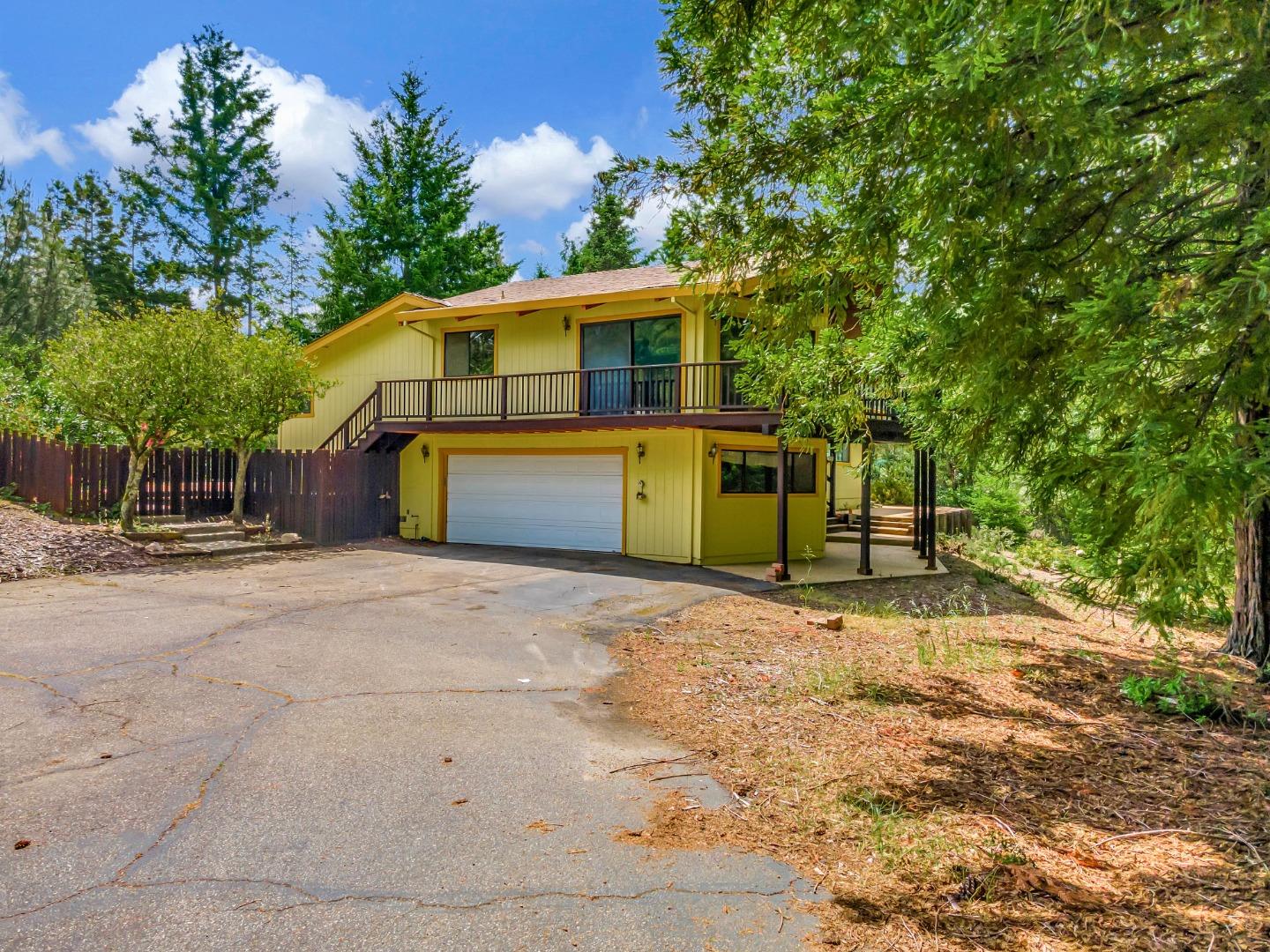 77 Azalea LN