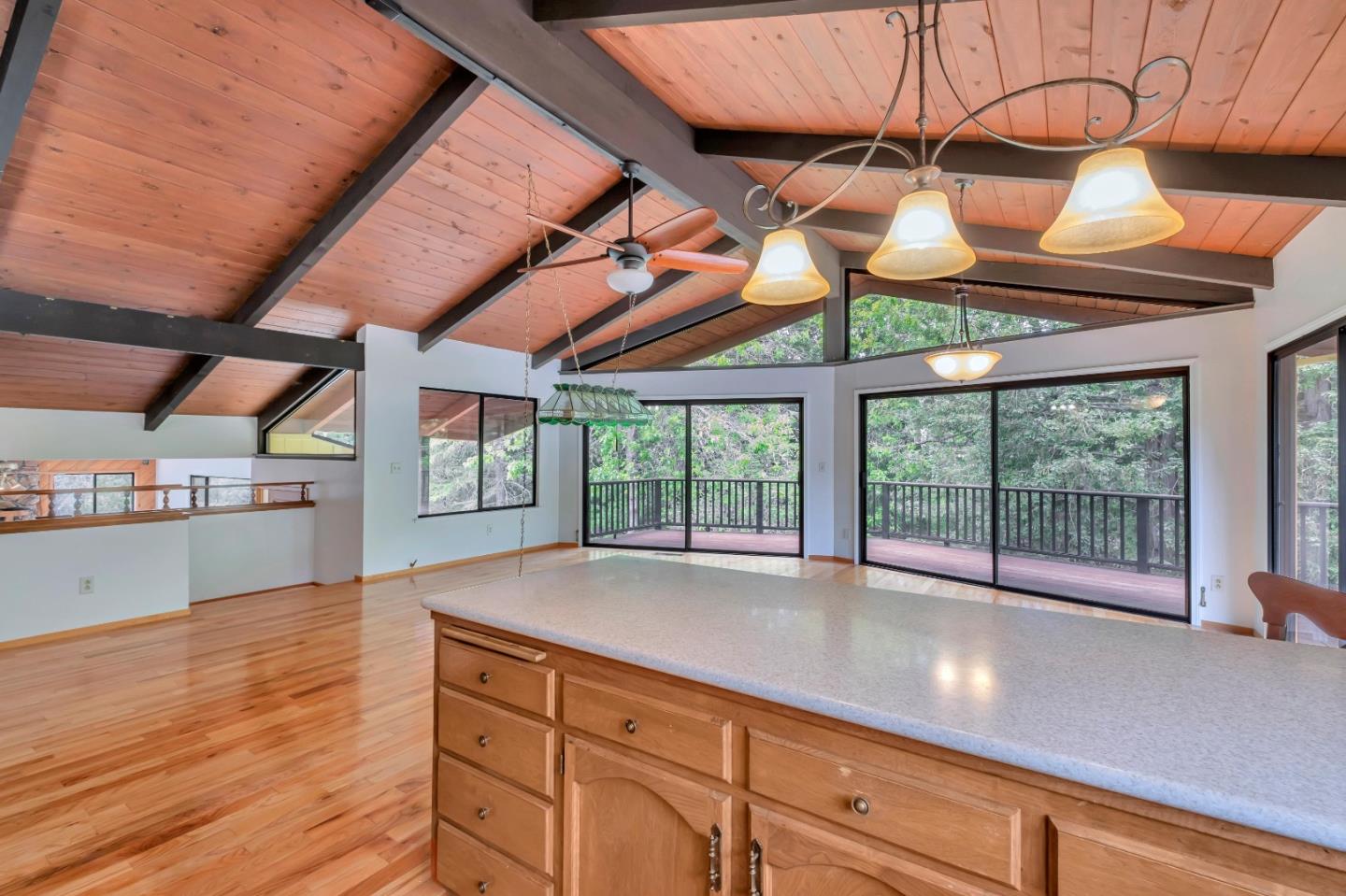 77 Azalea LN