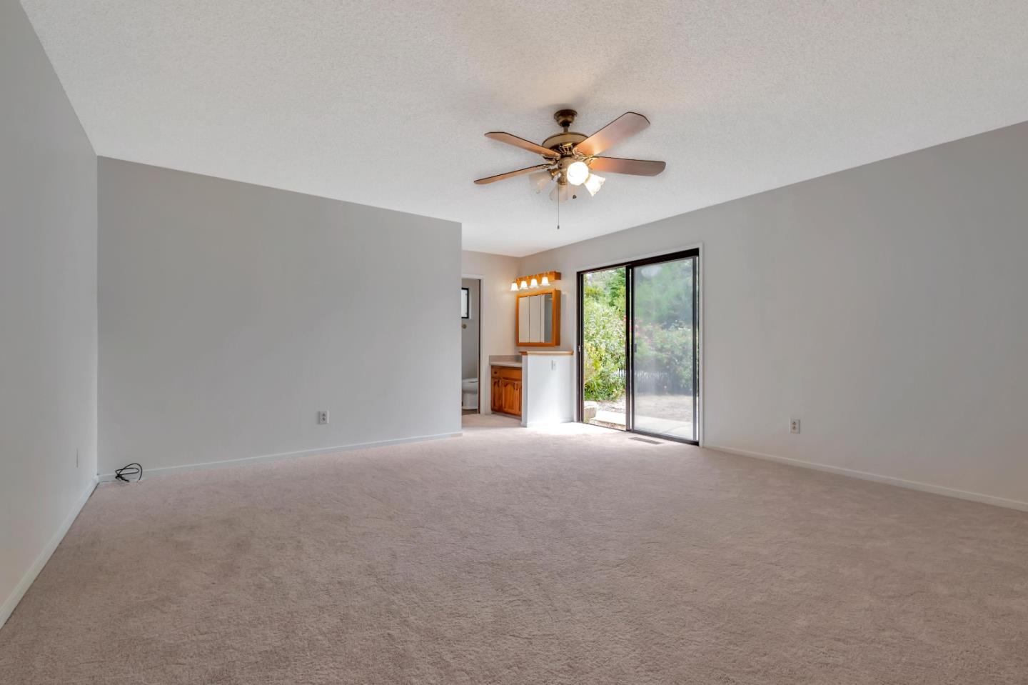 77 Azalea LN