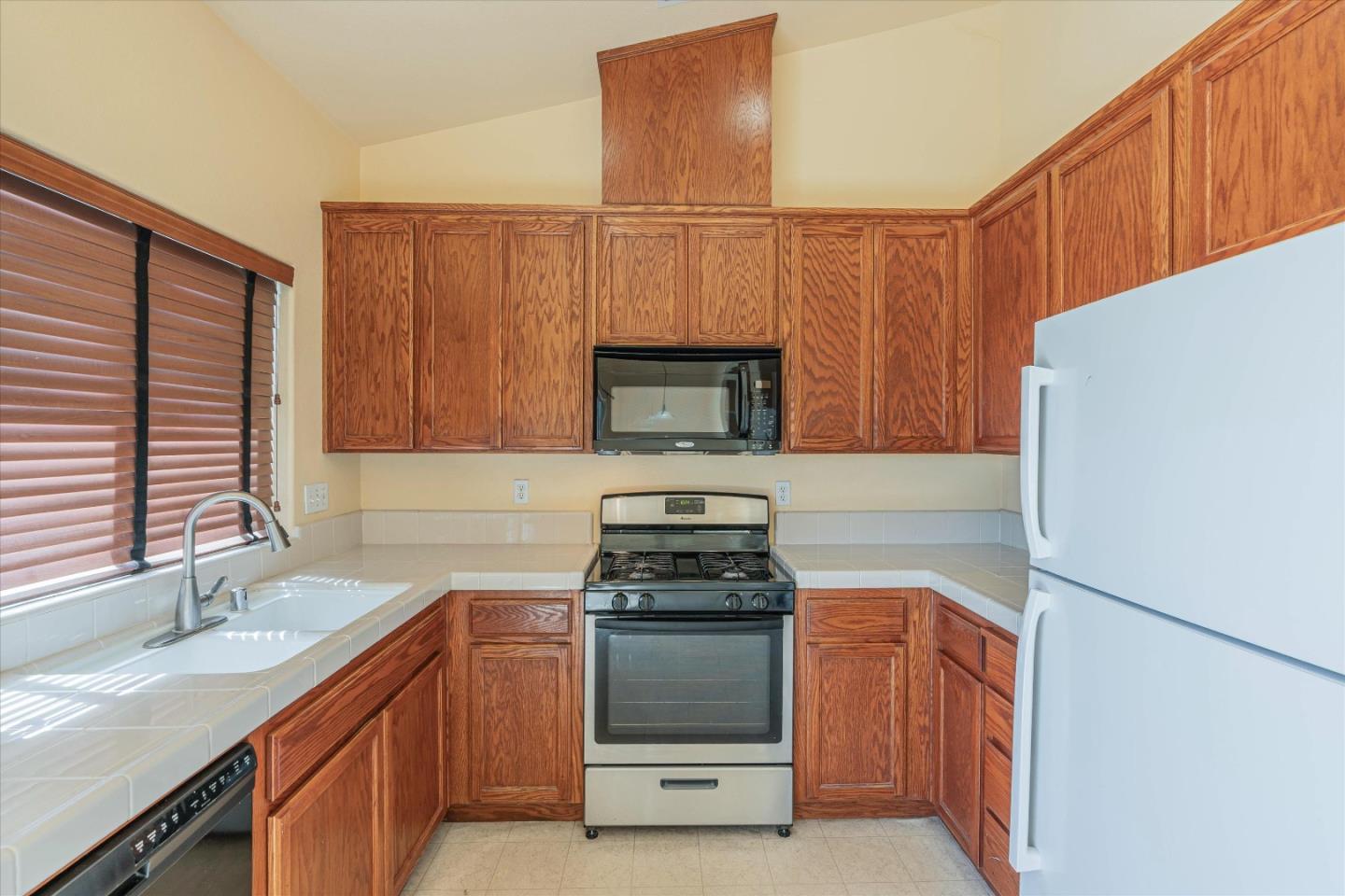 744 Elmwood DR