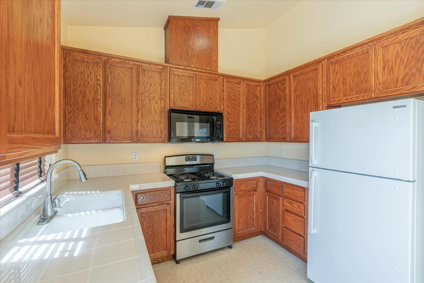 744 Elmwood DR
