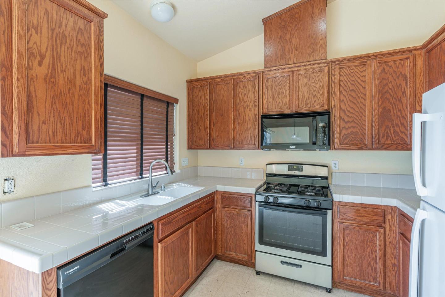 744 Elmwood DR