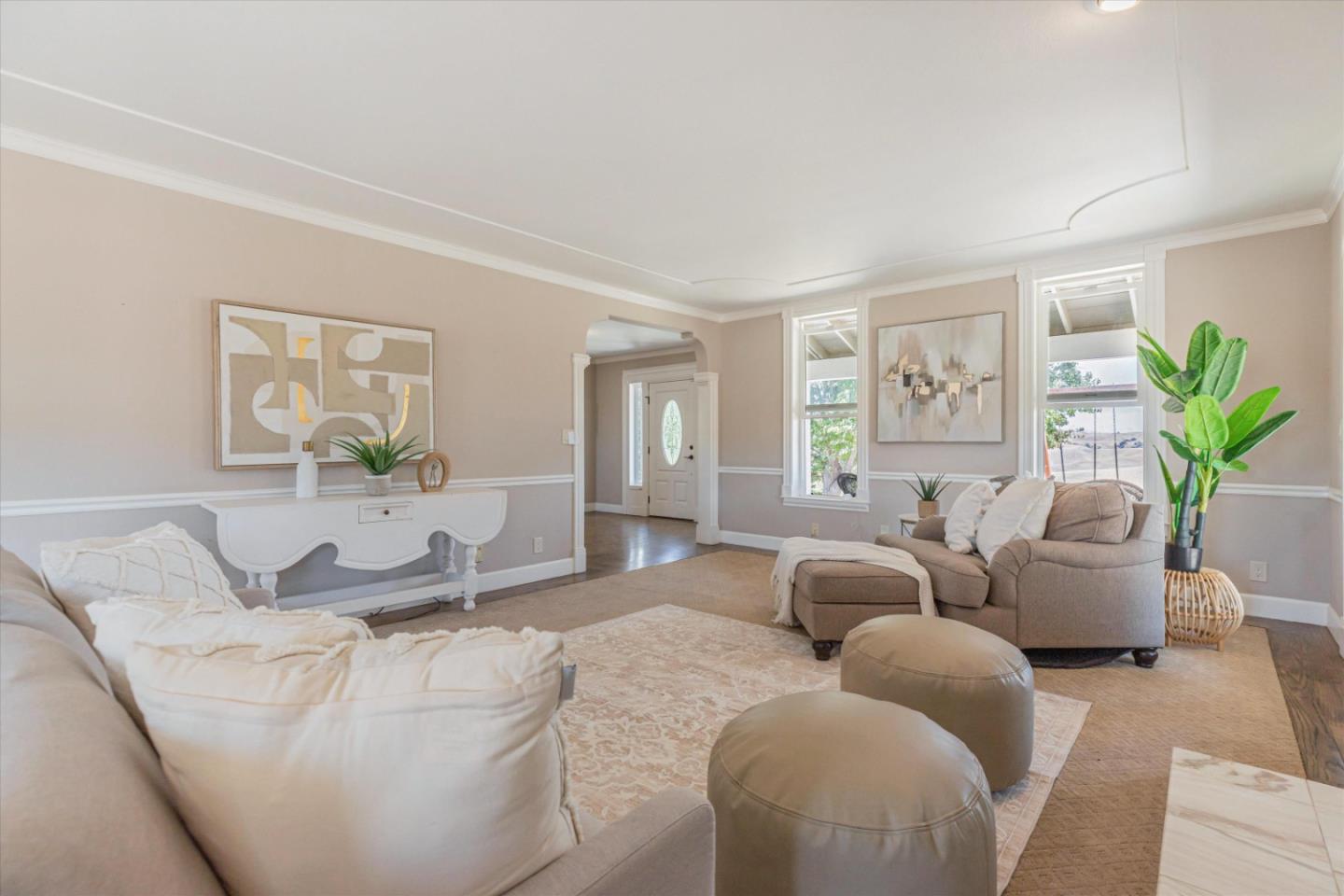 385 Hitch DR