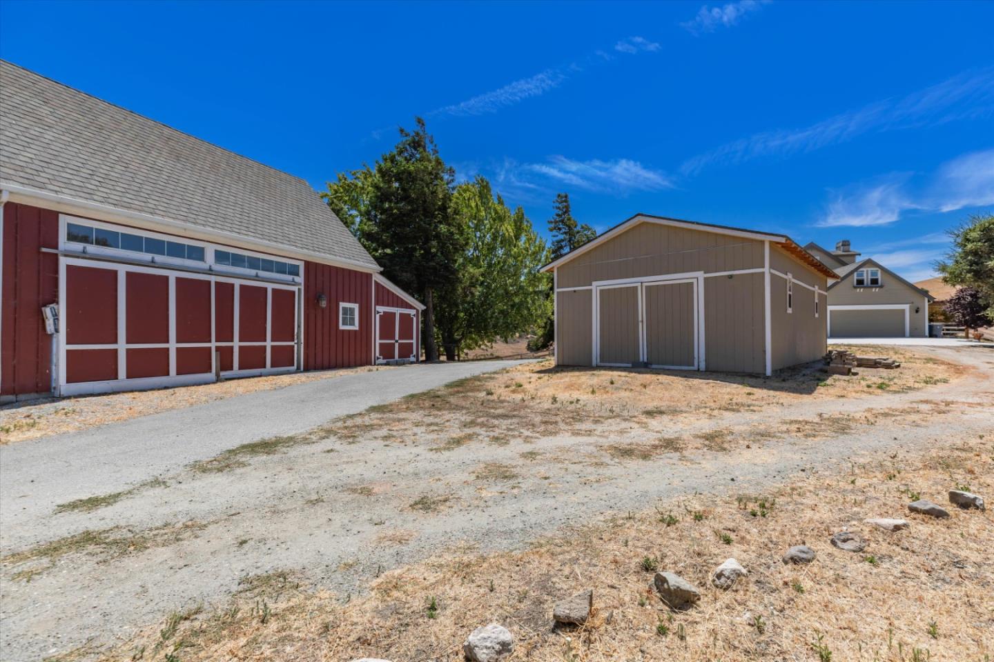 385 Hitch DR