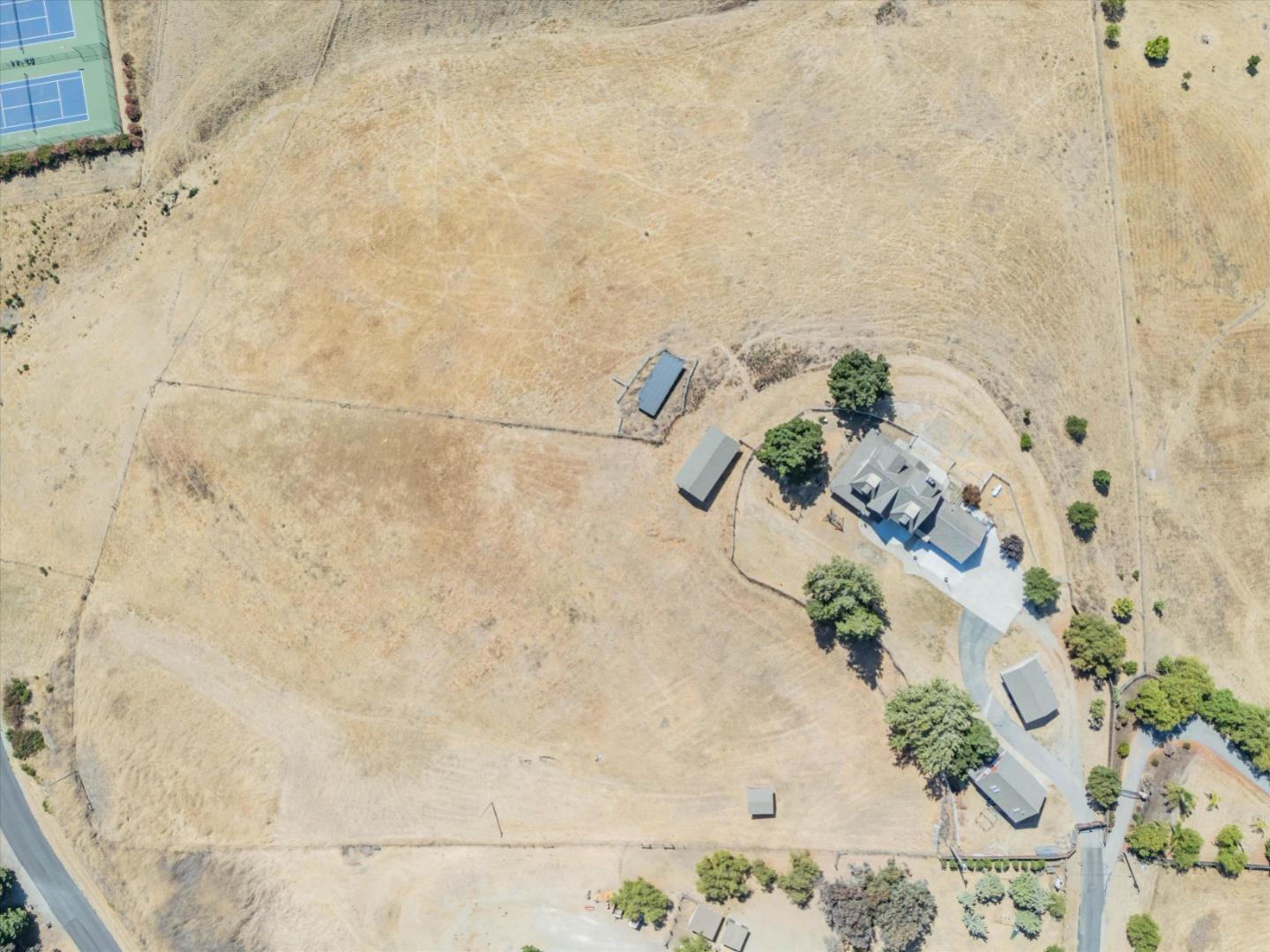 385 Hitch DR