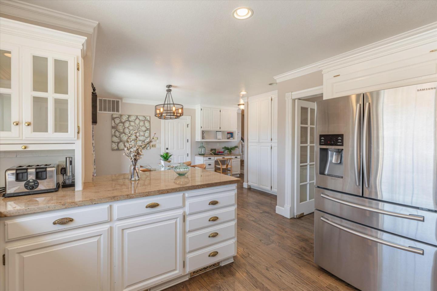 385 Hitch DR