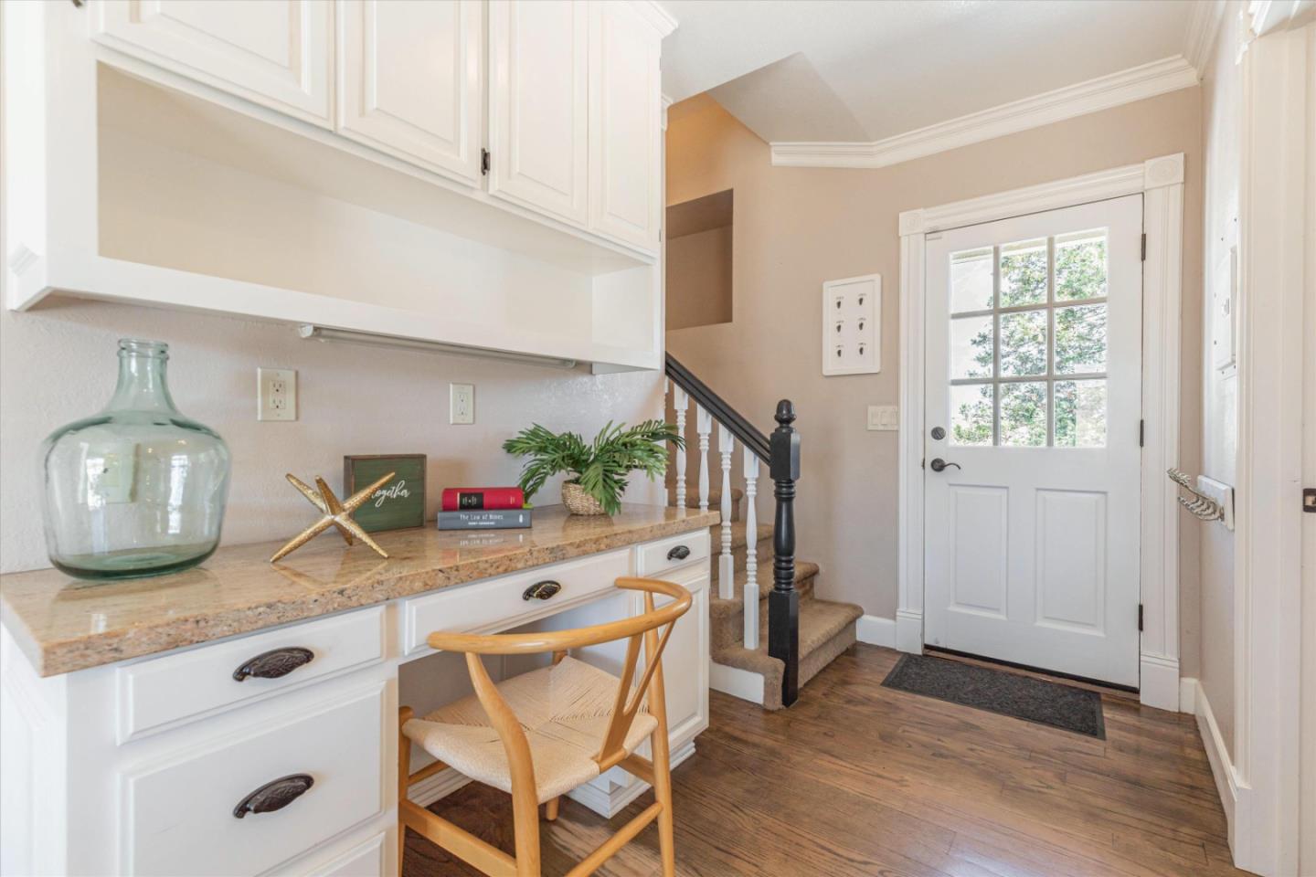 385 Hitch DR