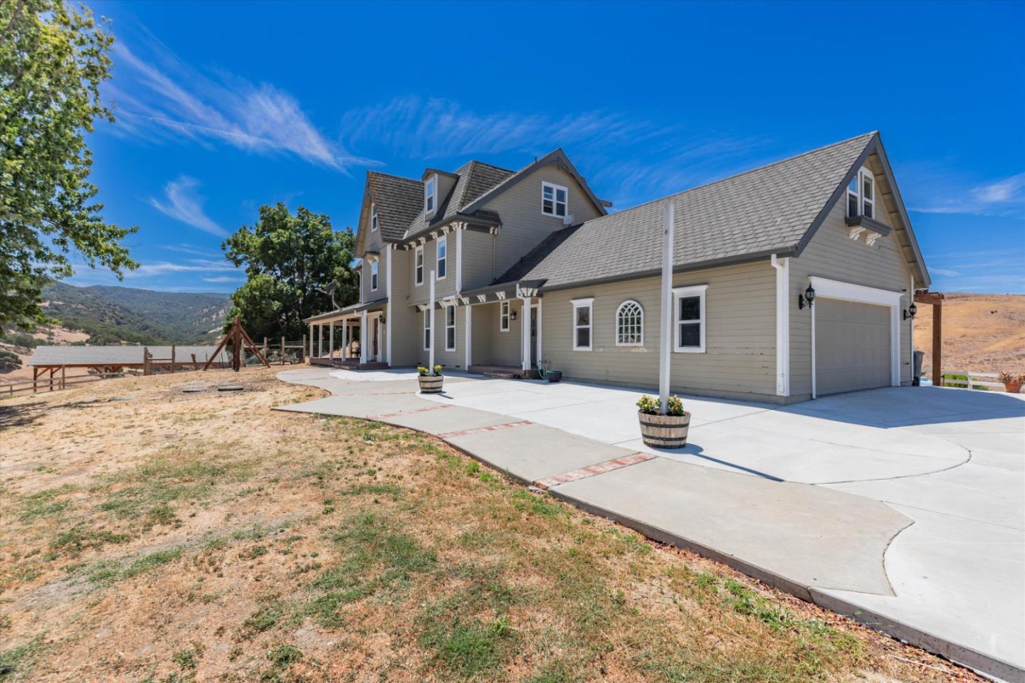 385 Hitch DR