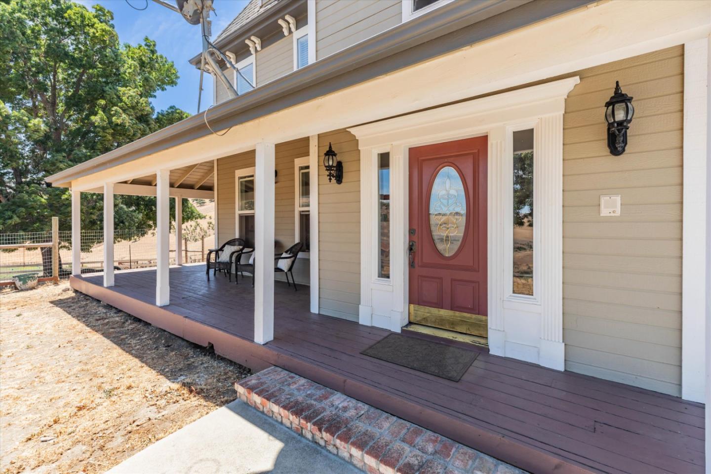 385 Hitch DR