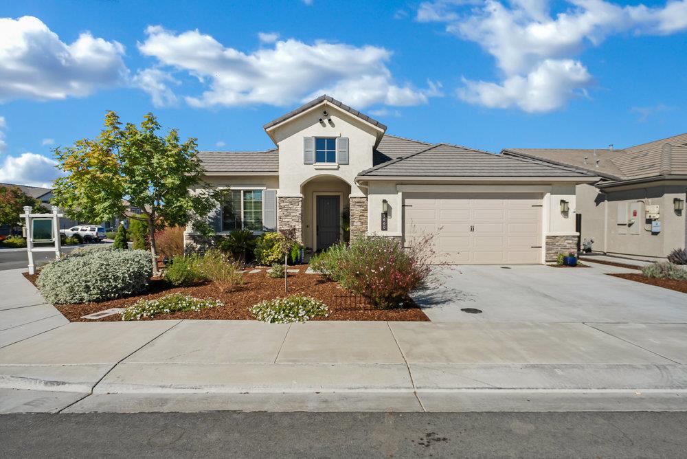 1660 Clover CT