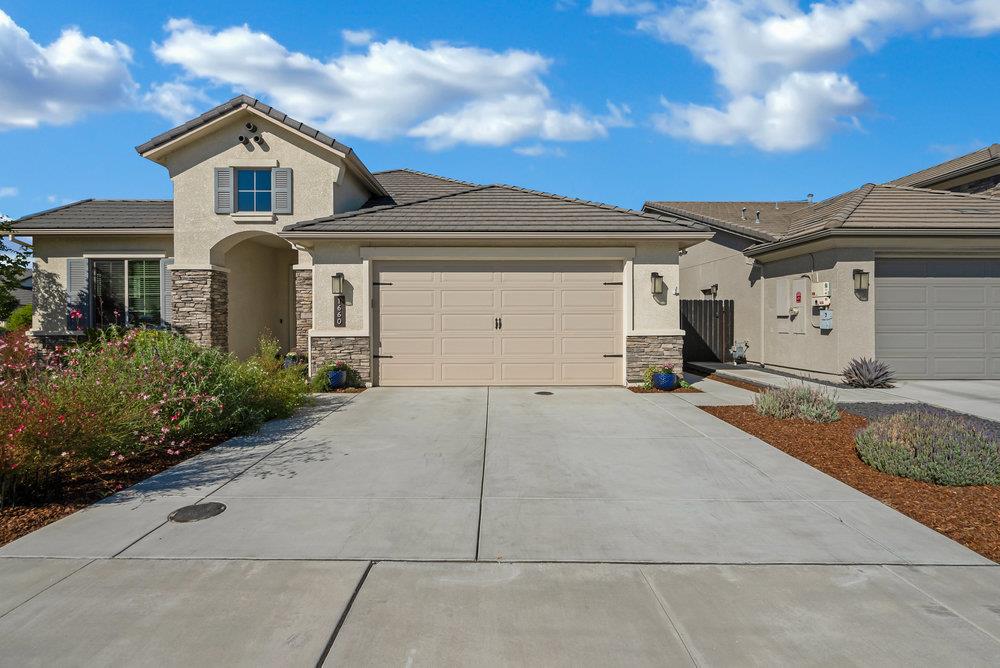 1660 Clover CT