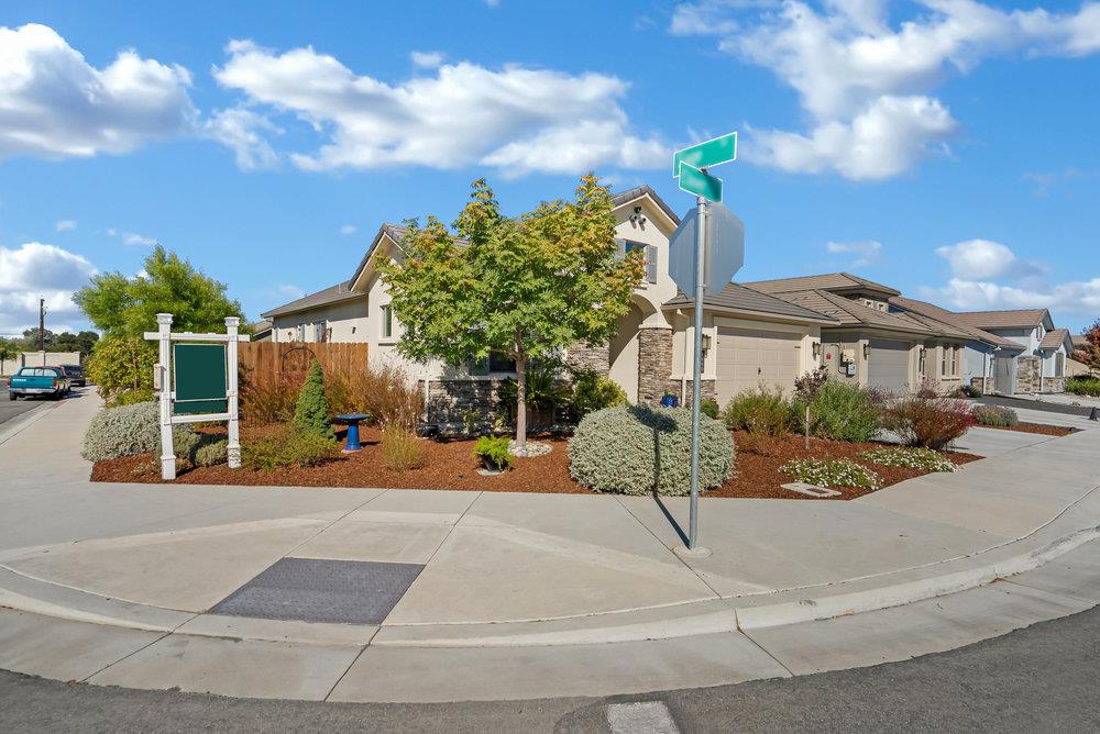 1660 Clover CT