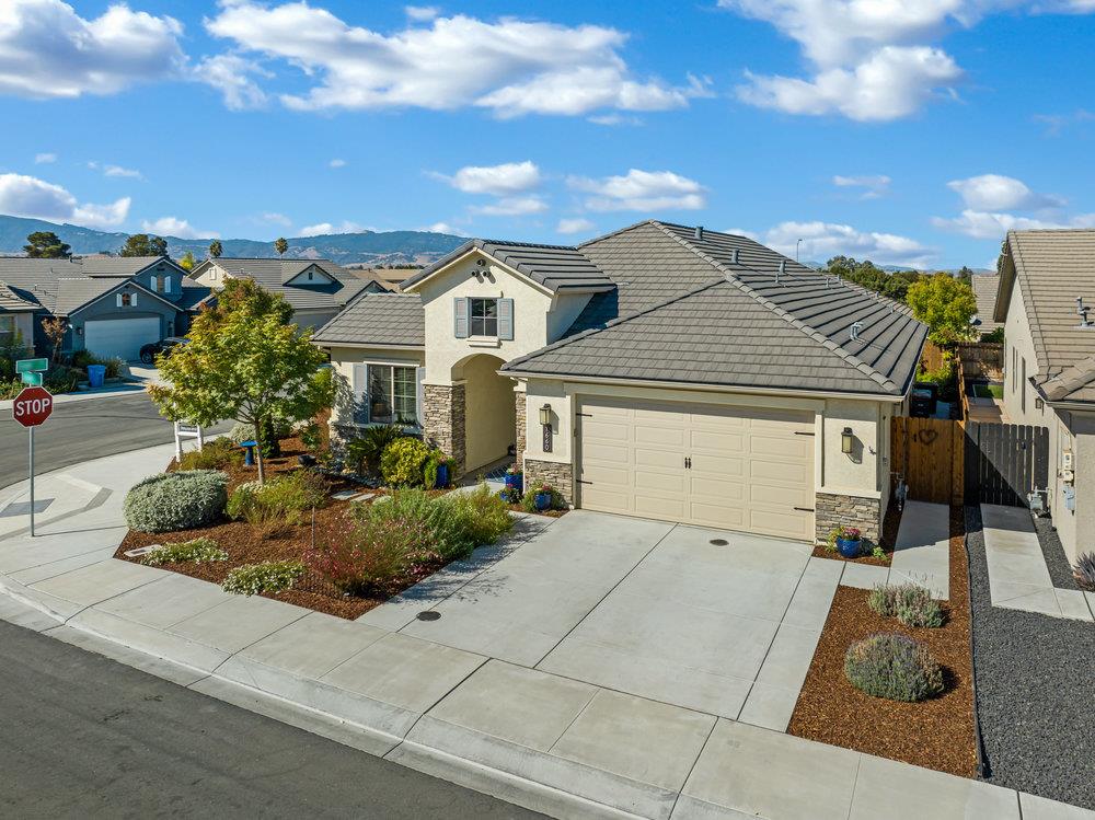 1660 Clover CT