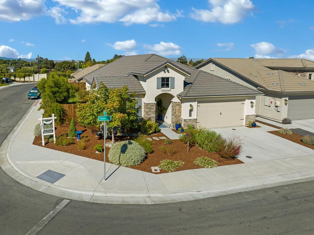 1660 Clover CT