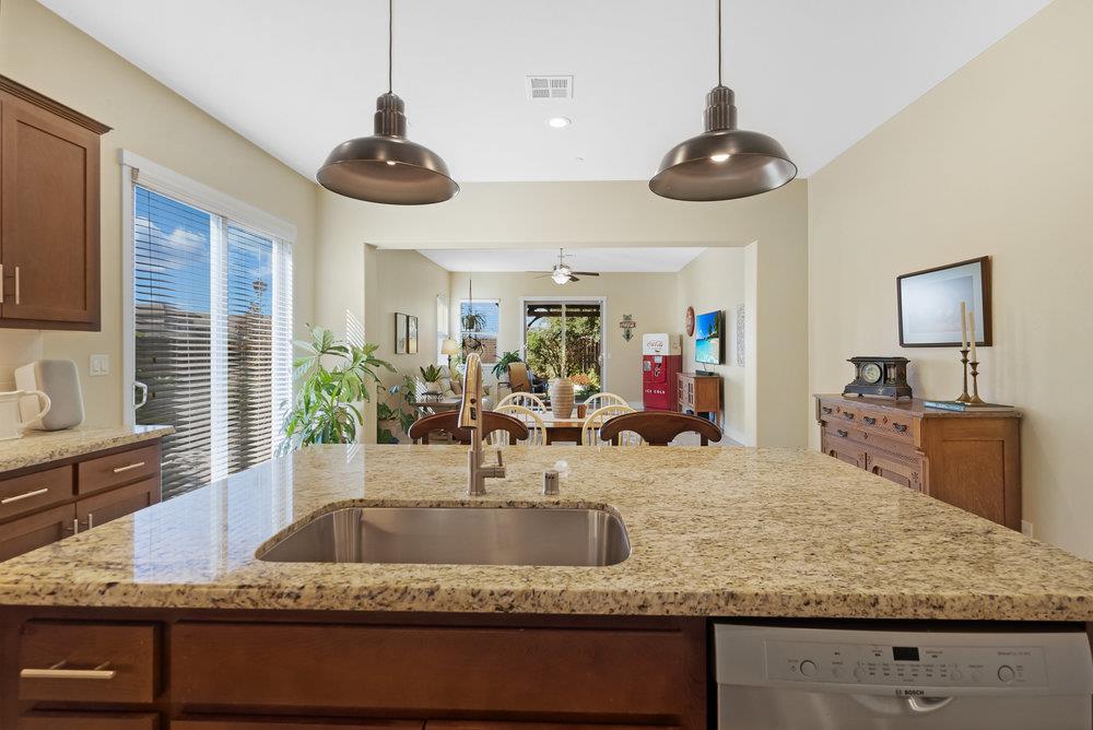 1660 Clover CT