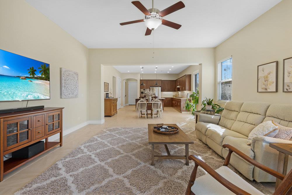 1660 Clover CT
