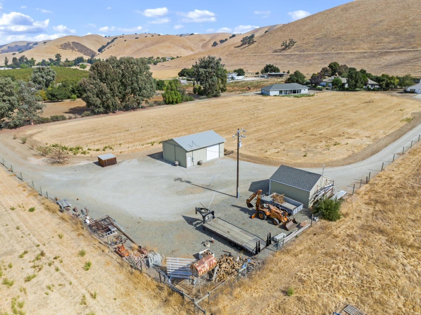 300 Foothill RD