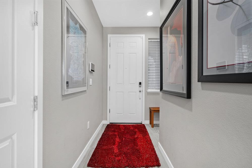 401 Crane LN