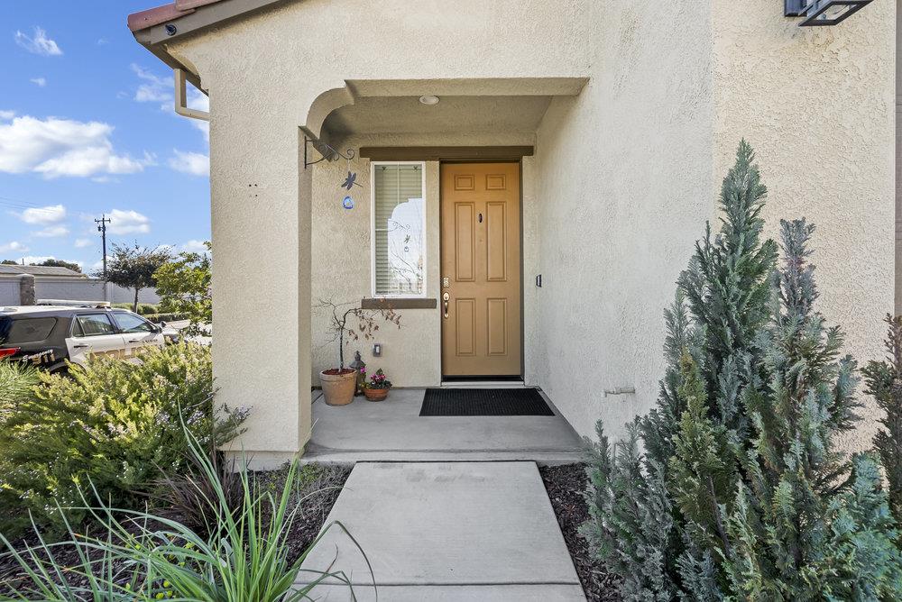 401 Crane LN