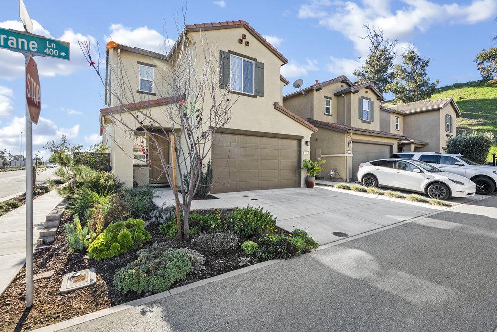 401 Crane LN