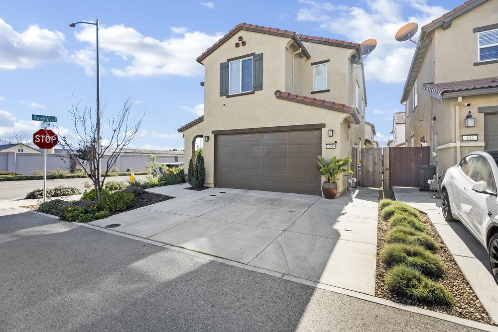 401 Crane LN