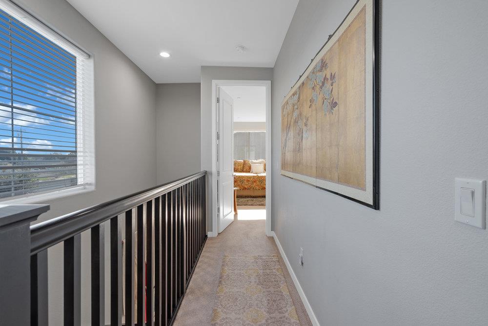 401 Crane LN