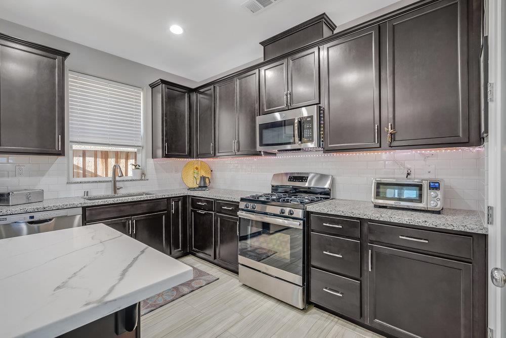 401 Crane LN