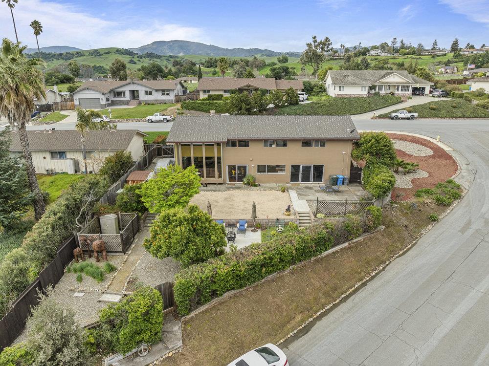561 Donald DR