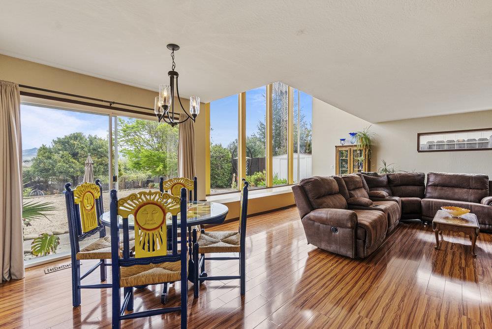 561 Donald DR