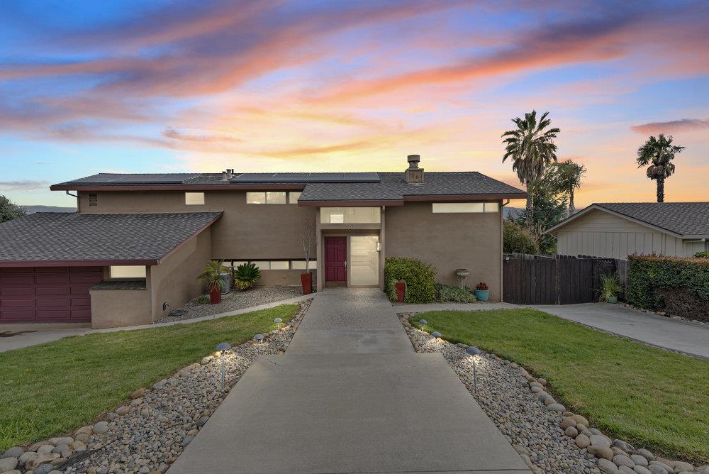 561 Donald DR