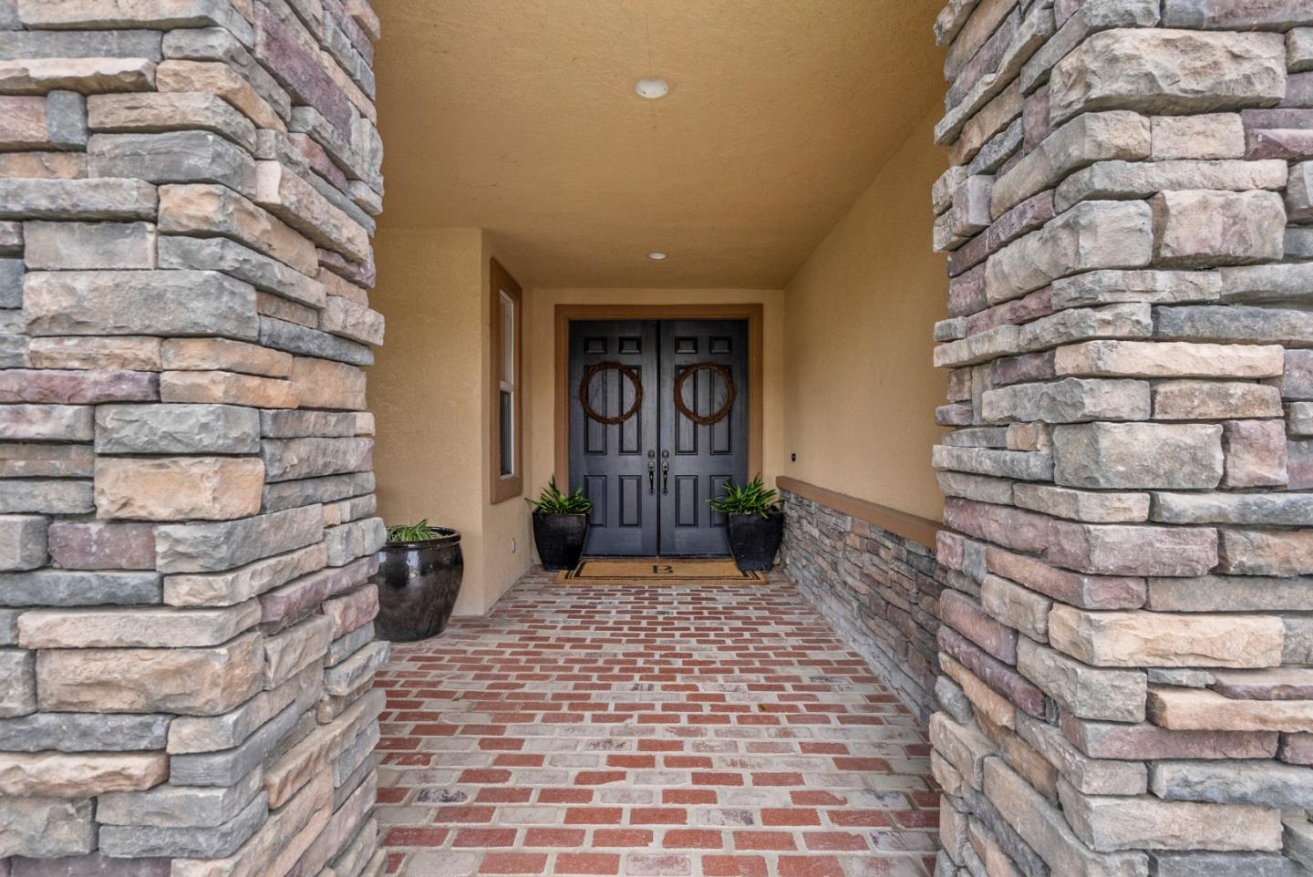 411 Regal DR