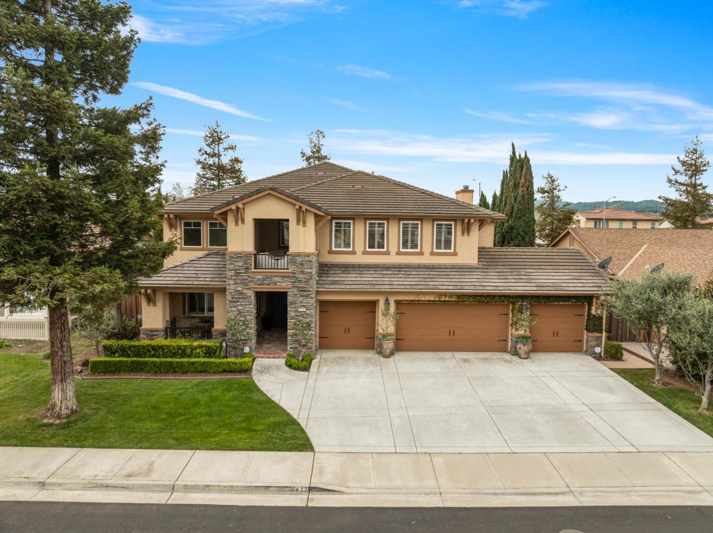411 Regal DR