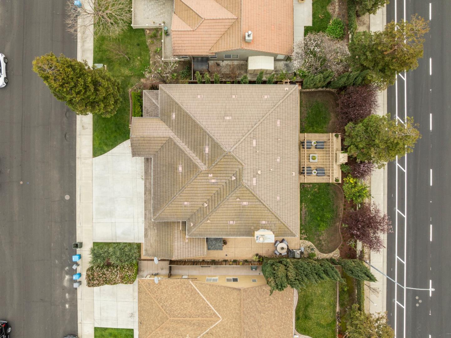 411 Regal DR