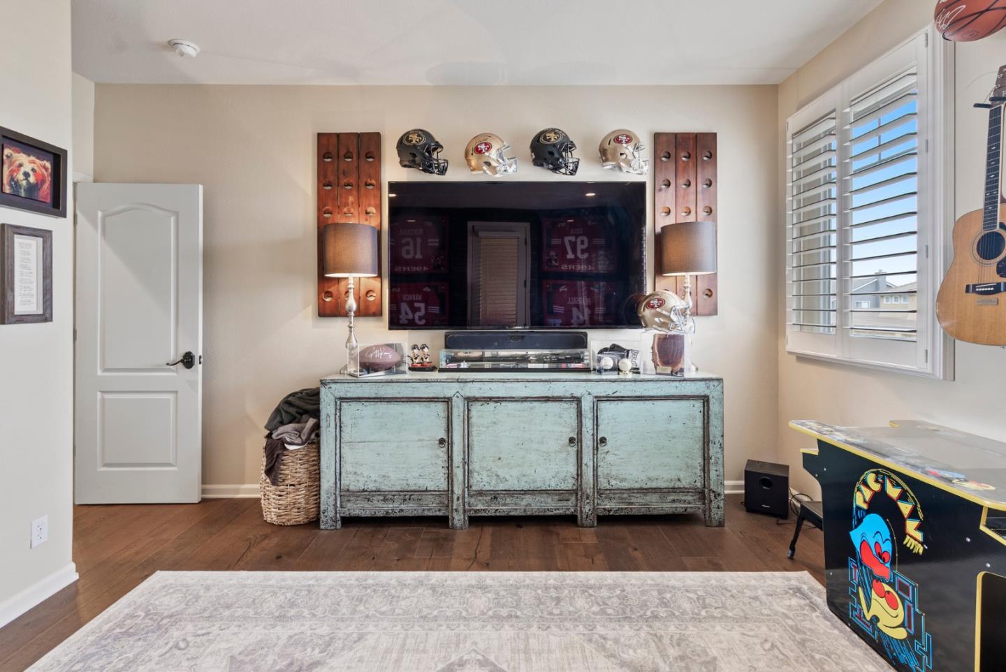 411 Regal DR