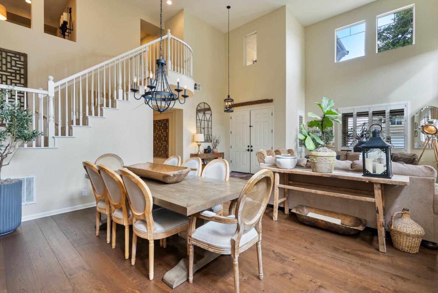 411 Regal DR