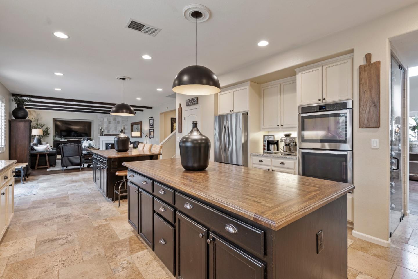 411 Regal DR