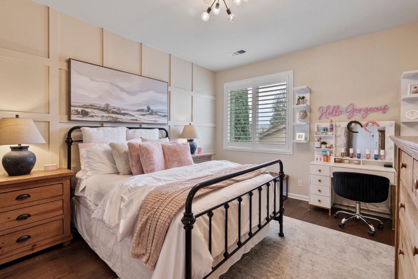 411 Regal DR